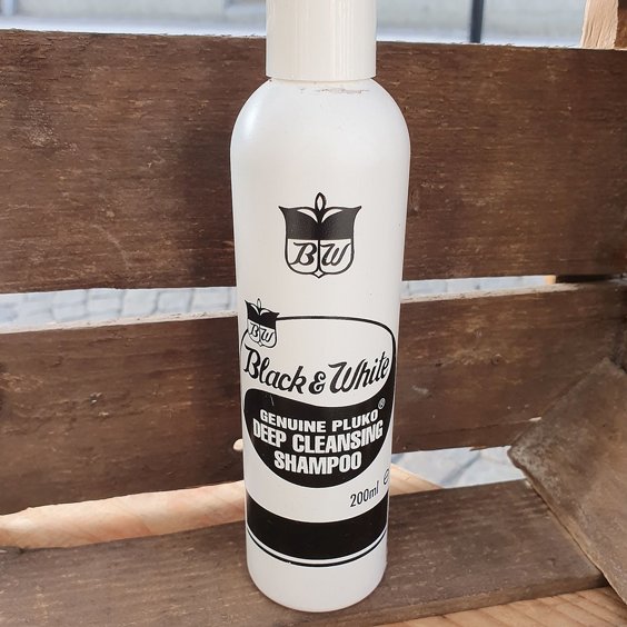 BLACK AND WHITE DEEP CLEANSING SHAMPOO