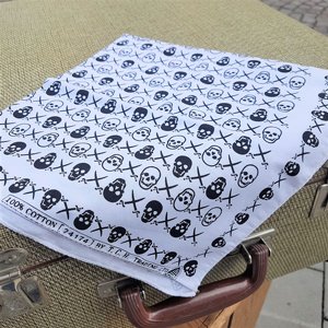 BANDANA - D SM SKALLAR VIT